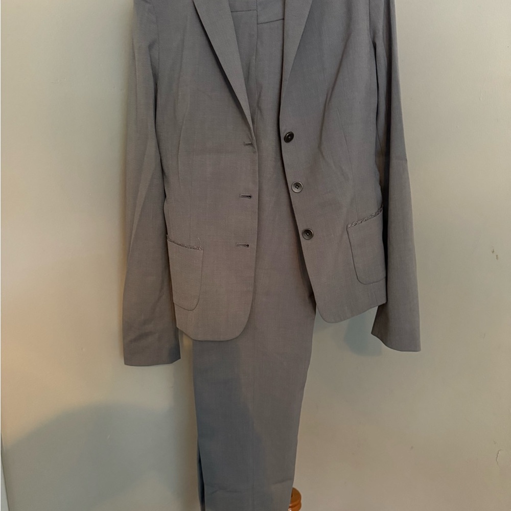 Elie Tahari Gray Suit